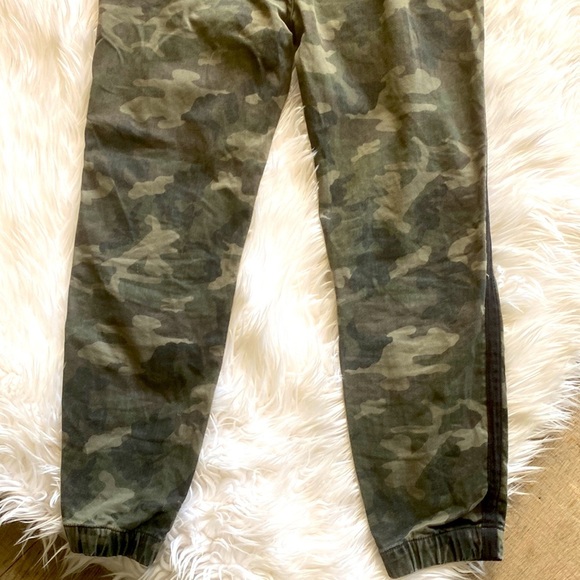 DL1961 Gwen Camouflage Jogger Pant Size 25 EUC - Picture 7 of 14